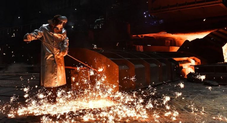 Sindicaliştii din domeniul metalurgic anunţă protest la sediul Ministerului Energiei