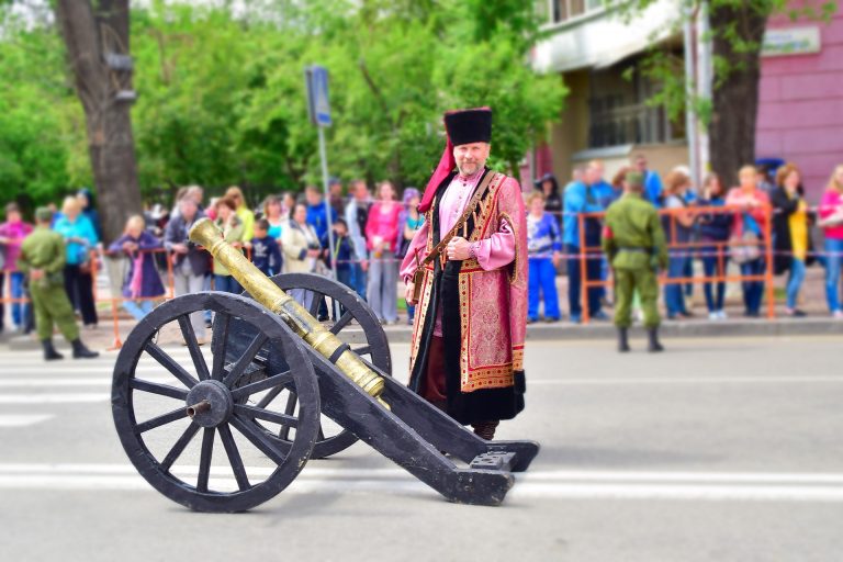 Economist rus: „Nu va fi nicio creștere economică în Rusia, în următorii doi sau trei ani” / Adevărata față a salariilor și șomajului