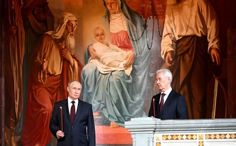 De ce primarul Moscovei „se îngroapă în muncă în oraș” și caută o distanțare de război