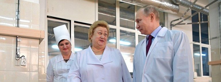 Vladimir Putin pregătește economia Rusiei pentru un război prelungit. Ce prevede legea privind aprovizionarea armatei