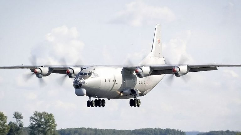 Un avion cargo cu o încărcătură misterioasă și opt persoane la bord s-a prăbuşit în nordul Greciei. Experţi ai Comisiei pentru energie atomică vor utiliza o dronă pentru a examina epava