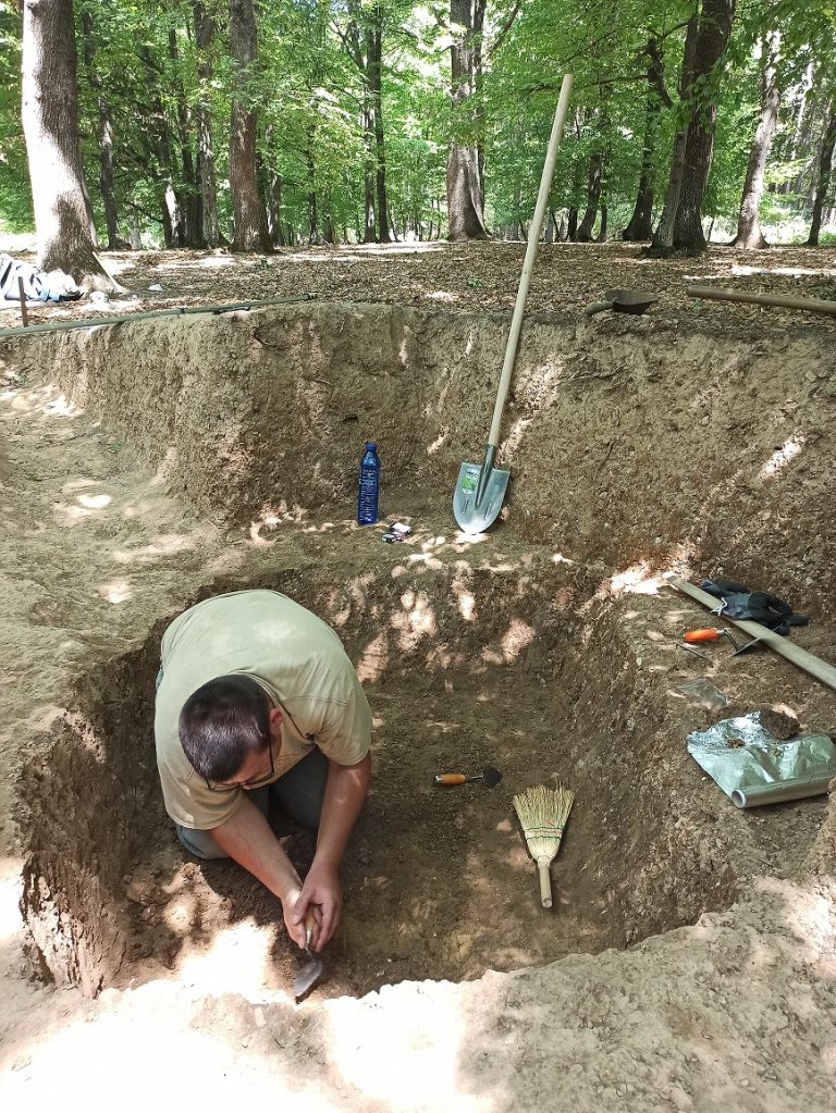 2,500-year-old tomb  discovered by archaeologists in northern Romania. ‘Valuable dicovery’-archeologist