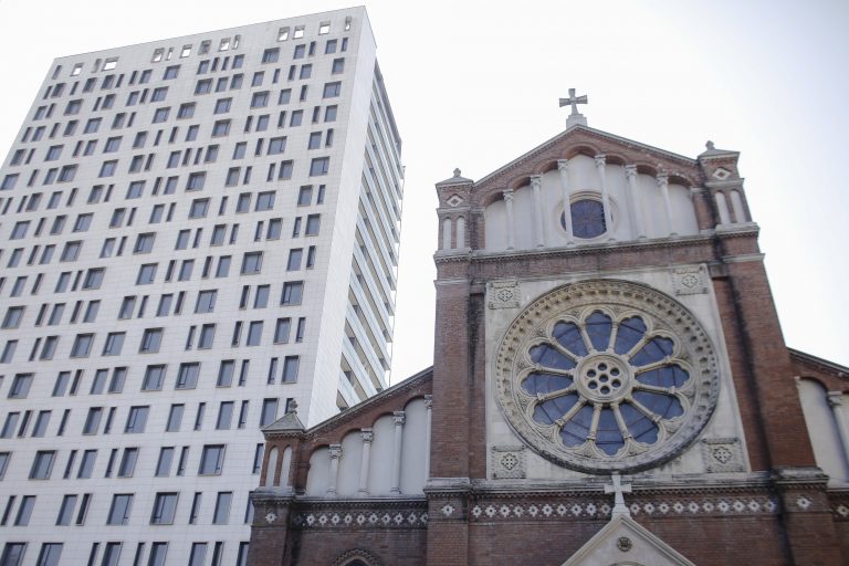 Nicuşor Dan: Instanța a respins definitiv cererea de intrare în legalitate a Cathedral Plaza. Clădirea va fi demolată