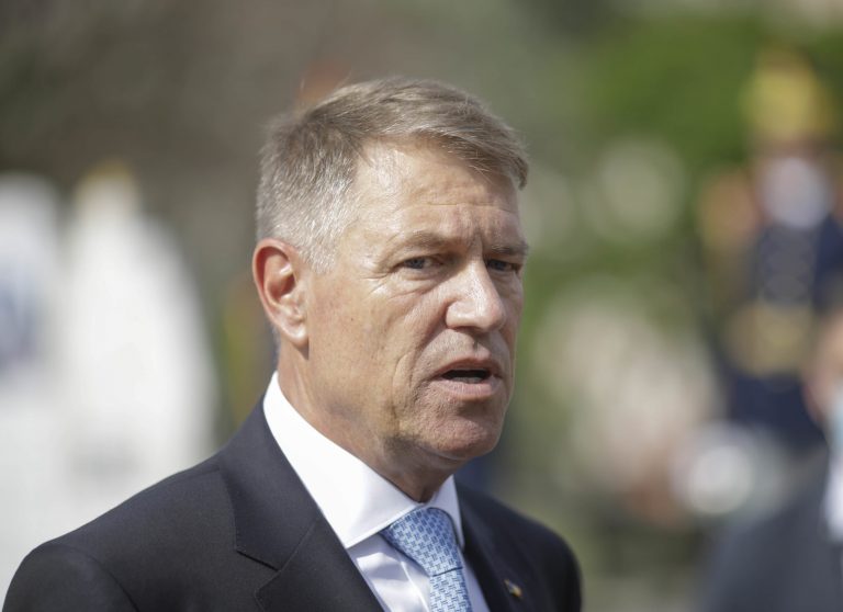 Preşedintele Iohannis merge la Spitalul Floreasca pentru a vizita răniţii din exploziile de la Crevedia