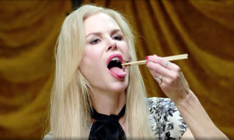 VIDEO | Actrița Nicole Kidman mănâncă insecte pentru amuzament