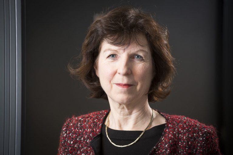 O membră a Partidului Comunist din Marea Britanie, numită într-o funcție importantă din OMS