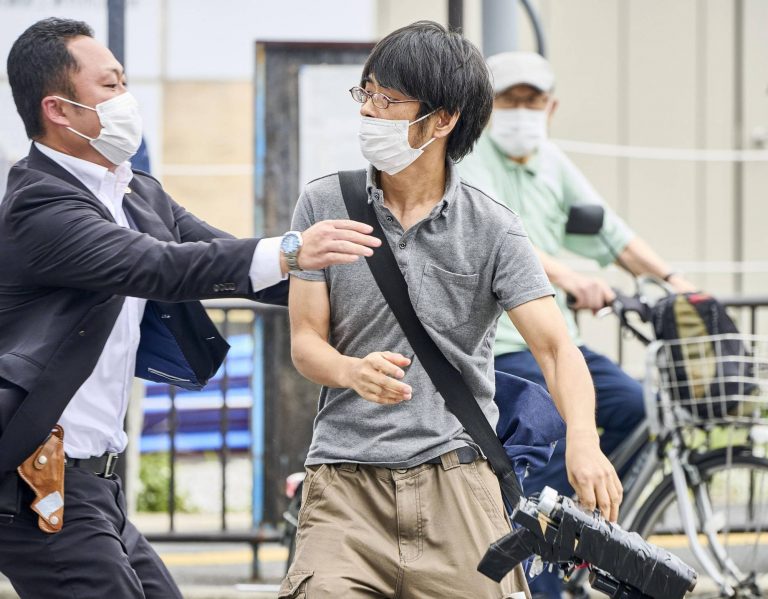 Suspectul în asasinarea lui Shinzo Abe, inculpat