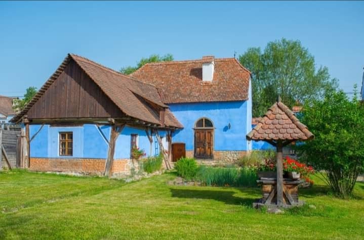 Let’s buy an estate in Transylvania