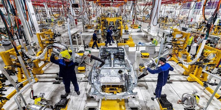 Cum se transformă afacerea Mercedes Benz din Rusia, sub sancțiuni