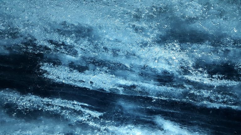 Topirea gheţarului Theodul din Alpi mută graniţa dintre Elveţia şi Italia