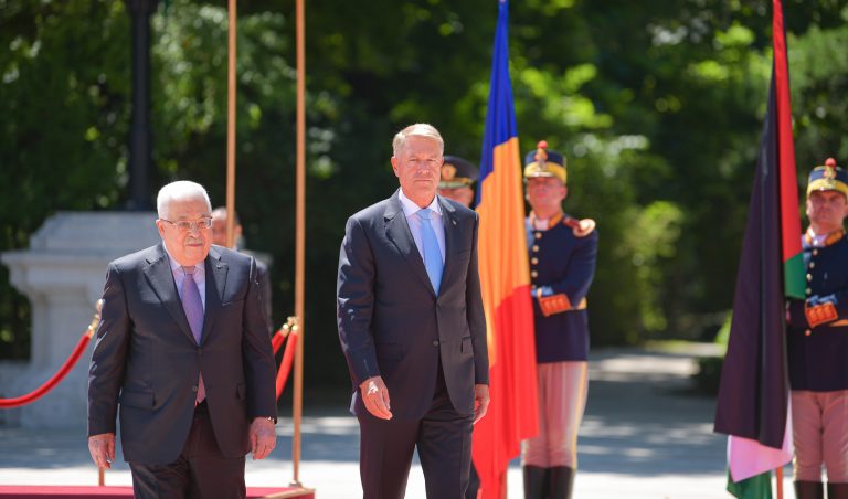 Mahmoud Abbas i-a mulţumit lui Klaus Iohannis pentru fermitatea poziţiei sale