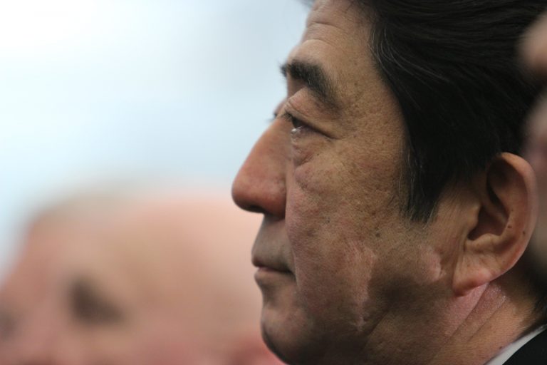Japonia îşi ia adio de la Shinzo Abe prin funeralii de stat controversate