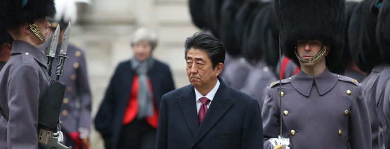 VIDEO | Twitter, Facebook şi alte reţele de socializare au şters înregistrările video ale asasinării lui Shinzo Abe