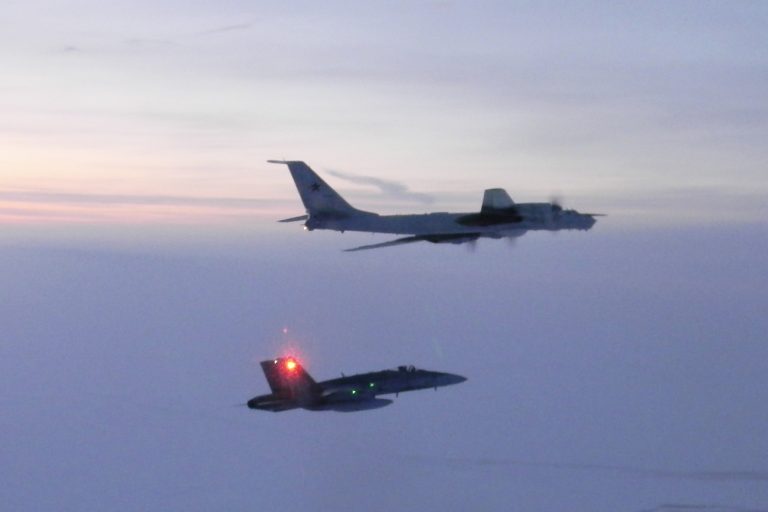 Avioane de supraveghere rusești, reperate în zona de identificare a apărării aeriene din Alaska. Avertismentul NORAD