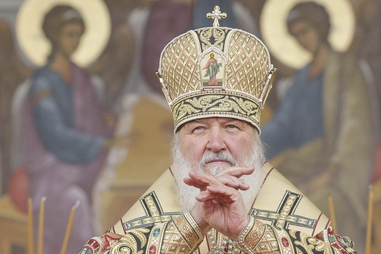 Ucraina a scos în afara legii Biserica Ortodoxă cu legături cu Rusia. Reacția Moscovei