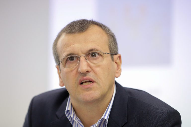 Politolog: Dacă Iohannis n-ar fi rămas la Cotroceni după ce se încheiase al doilea mandat, preşedintele ţării ar fi fost azi Bolojan
