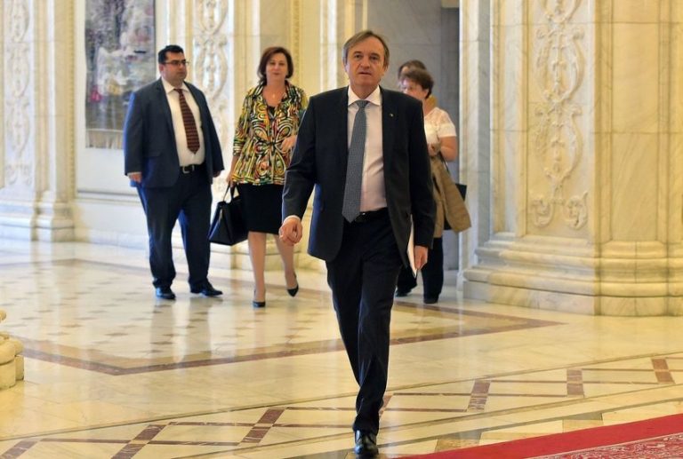 Mihai Weber, deputat PSD: Românii nu pot duce la nesfârşit povara incompetenţei lui Virgil Popescu! Să se trezească şi să vină urgent cu soluţii