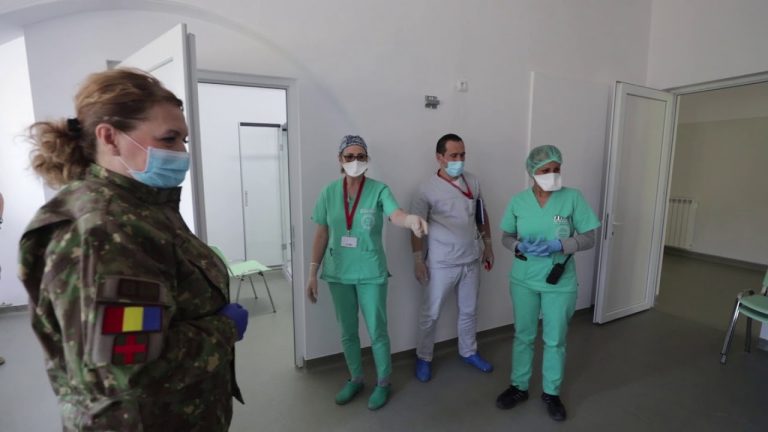 Trei spitale militare redeschid sectoare pentru tratarea pacienţilor cu COVID