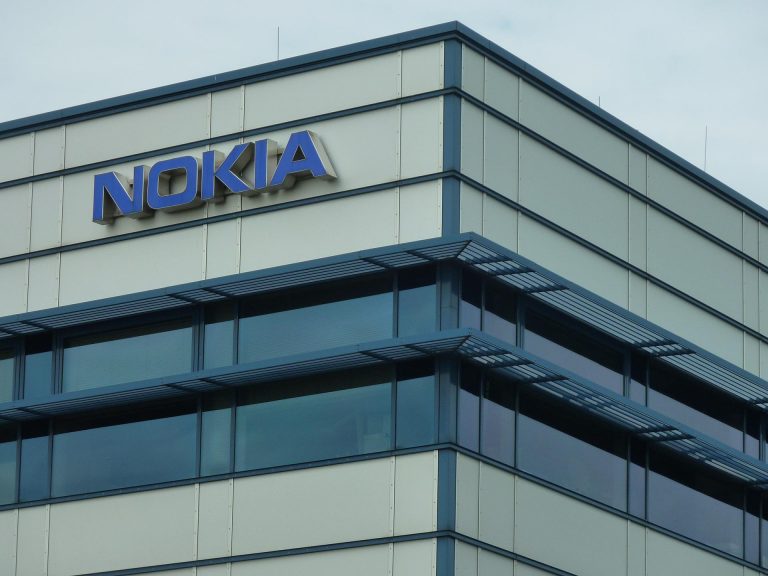 Ericsson, Nokia și alte companii de tehnologie au anunţat planuri de ieşire completă din Rusia