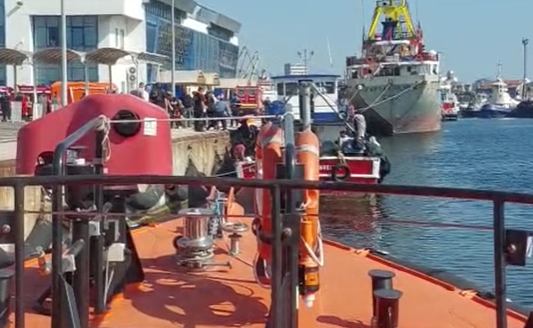 Operaţiune de salvare a unei nave cu migranţi, la 30 de mile est de Vama Veche