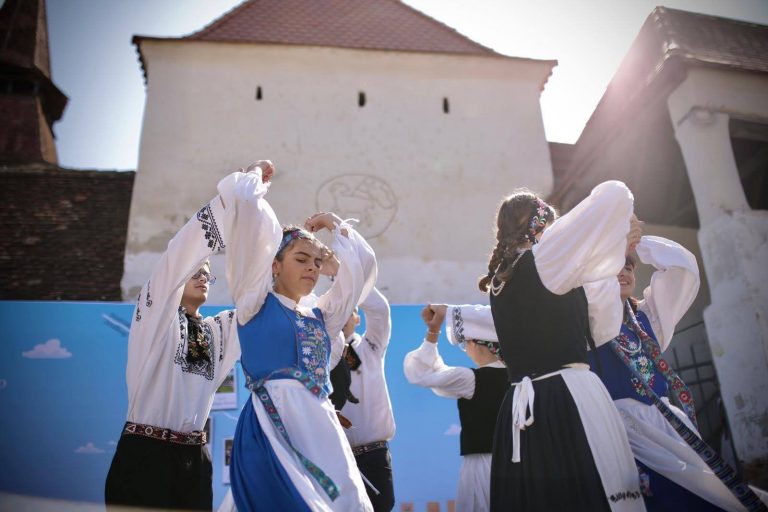 Millions tuned into Transylvanian festival for Romanian leaders’ pro-European message