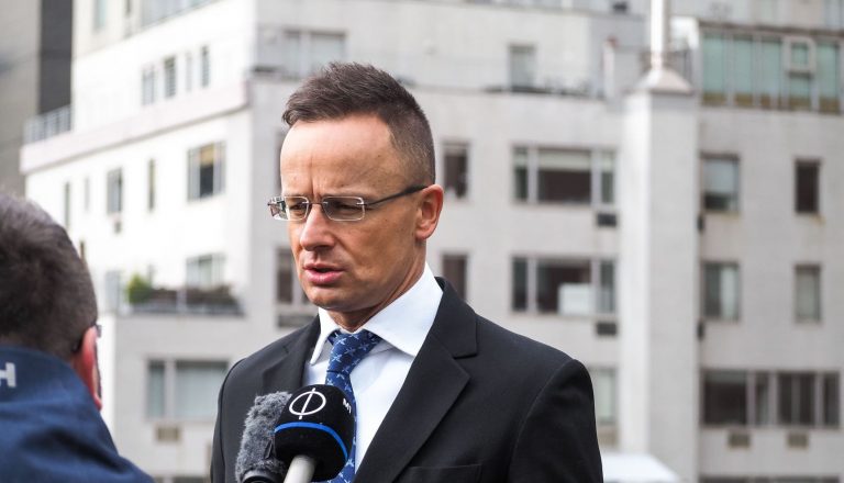 Péter Szijjártó: UE priveşte pasiv cum se joacă Ucraina cu securitatea energetică a Ungariei