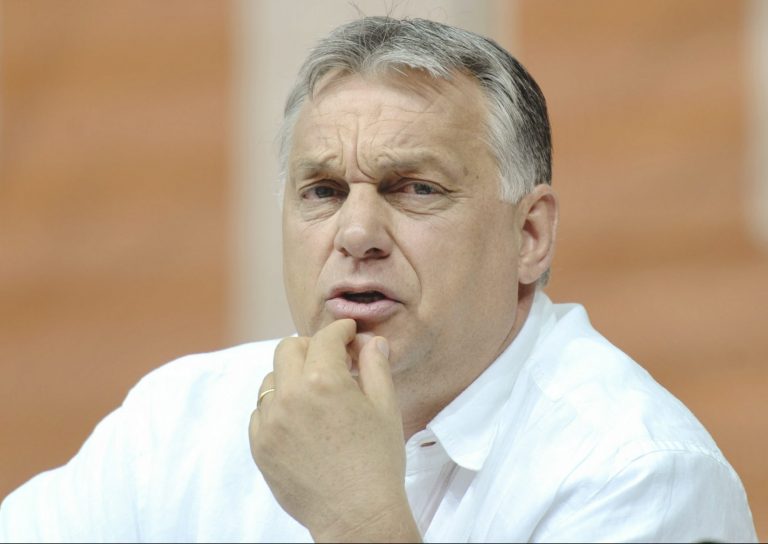 Viktor Orban | Importul „politicii rasiale”, accelerat de gaura din economie și sondaje. De ce e periculos semnalul dat la Tușnad