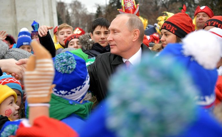 Butoaie cu pulbere prin „pădurile” lui Putin