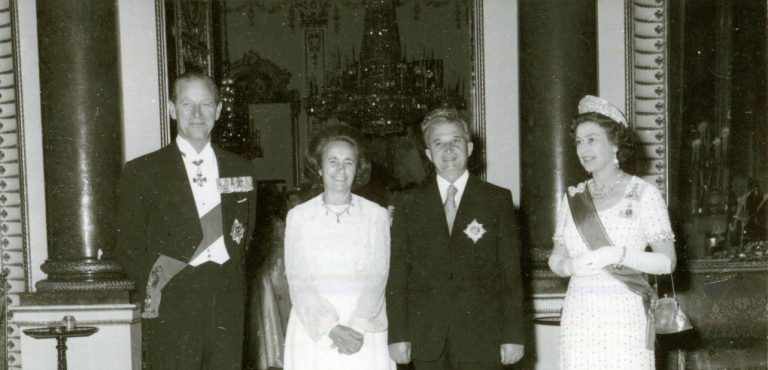 Când Ceaușeștii au venit la ceai. Lord Owen: „Regina a suportat mulți oameni, dar Ceaușescu fusese prea mult pentru ea”