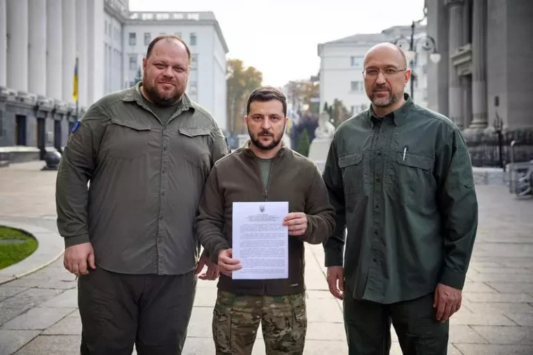 Ucraina anunță că va cere oficial o ”aderare accelerată” la NATO, după ce Rusia a anexat cele patru regiuni