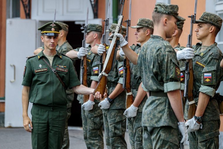 Belarus afirmă că va găzdui puţin sub 9.000 de militari ruşi