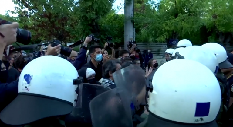 Atac cu un cocktail Molotov la Ambasada Iranului din Atena