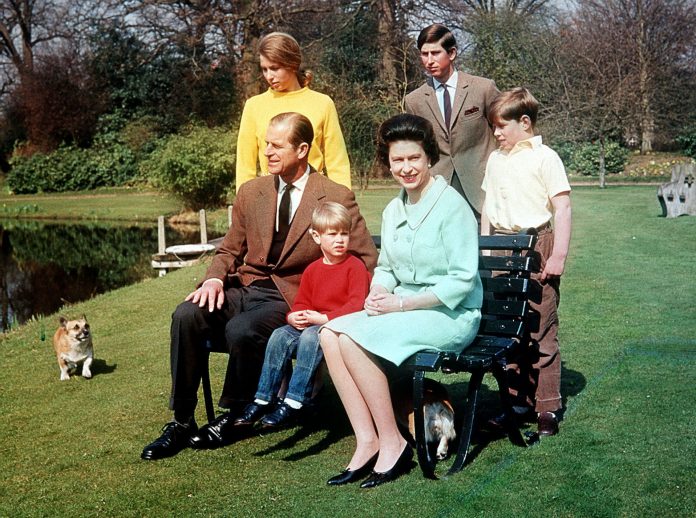 familia regala regina elisabeta printul charles