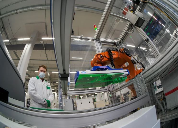 Firmele rusești de IT și electronică își unesc forțele pentru a bloca trimiterea angajaților la război