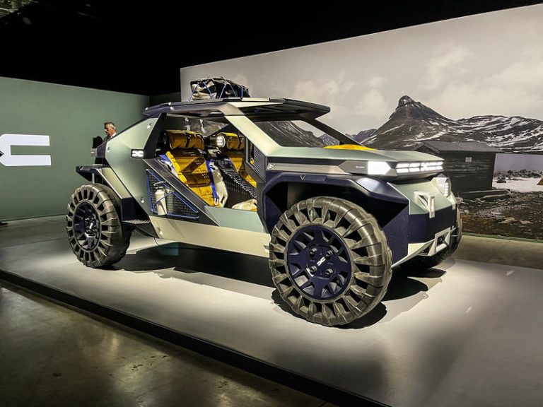 Dacia reveals its “Manifesto” concept car in Paris