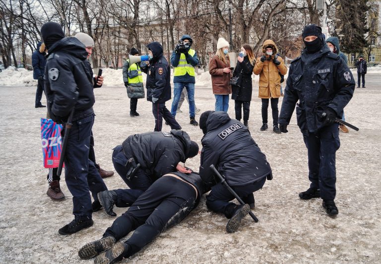 De ce nu explodează proteste în întreaga Rusie împotriva mobilizării? Răspunsul politologului Vladimir Gelman