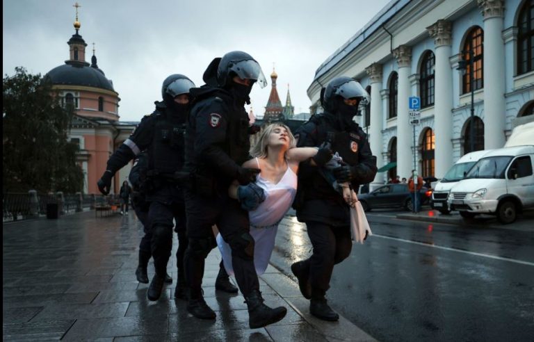 Zilele trecute au înroșit harta. Protestele au erupt în toată Rusia