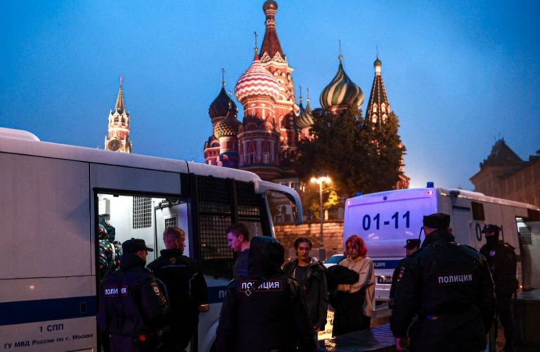 Bulgaria îşi sfătuieşte cetăţenii să părăsească Rusia