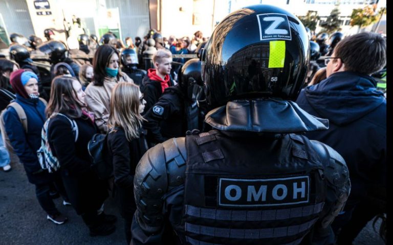 „Patriotismul” crimei. Filosoful Arseni Kumanov disecă mobilizarea: Războiul din Ucraina e și „o crimă morală împotriva cetățenilor Rusiei”