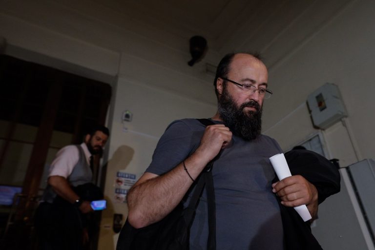 Preotul Visarion Alexa rămâne sub control judiciar