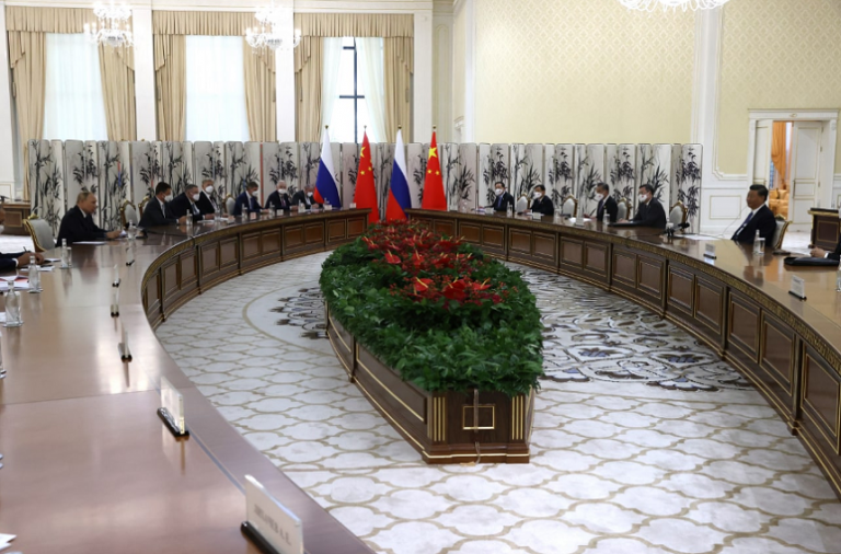 Putin, la întâlnirea cu Xi Jinping: „Apreciem mult poziţia echilibrată a prietenilor noştri chinezi”