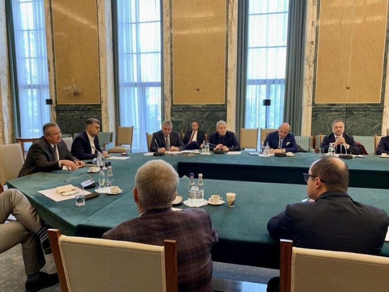 Întâlnire între liderii coaliţiei şi europarlamentarii români, pe tema aderării la Spaţiul Schengen
