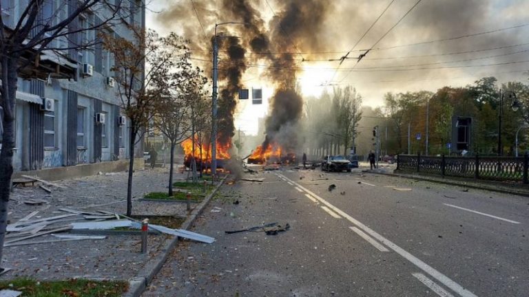 Noi atacuri ruseşti „fără precedent” la Kiev şi în mai multe regiuni ale Ucrainei, în timpul vizitei unui emisar chinez