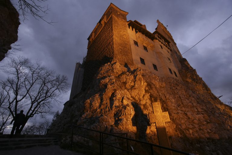 Petrecere de Halloween la Castelul Bran, cu Elon Musk, miliardari și investitori din tehnologie. Detaliile de până acum
