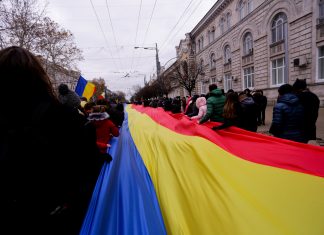 Romania Parliament adopts draft law to ‘urgently’ start negotiations to unite with Moldova
