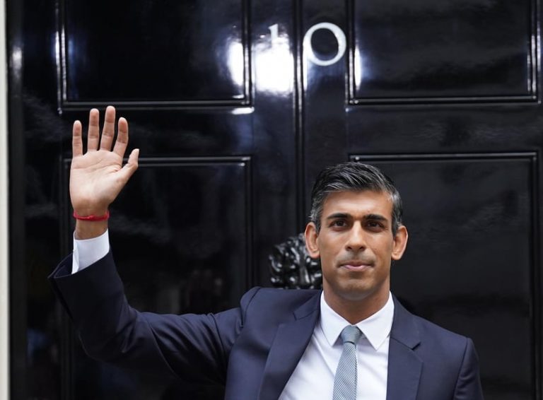 Noul premier britanic Rishi Sunak se va muta în 10 Downing Street împreună cu familia