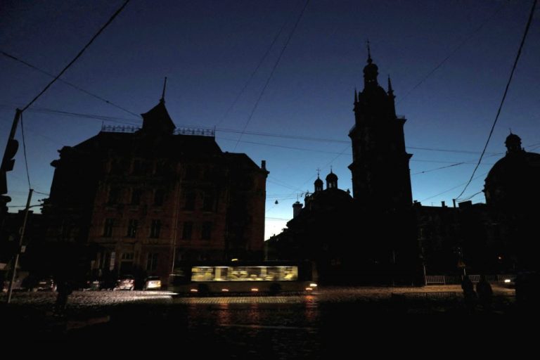 Ucraina aplică sancţiuni împotriva a 10 clerici de rang înalt care sprijină invazia rusă