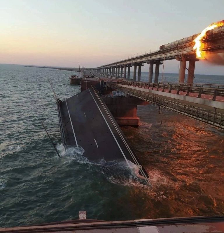 Bulgaria investighează presupusa origine a camionului care ar fi provocat explozia pe podul Kerci