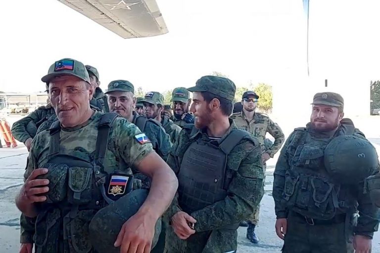 Putin modifică legislaţia pentru a permite ca foştii deţinuţi să fie recrutaţi