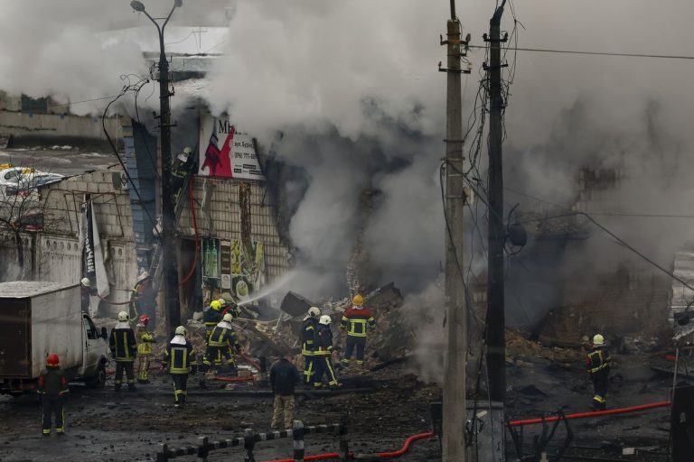 Ucraina: Sirenele răsună în Kiev. Locuitorii, sfătuiţi să meargă în adăposturile anti-aeriene